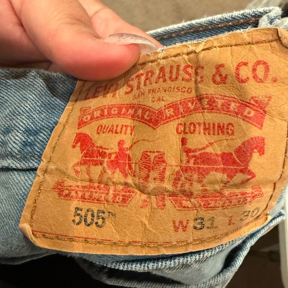 Levi’s 505 Straight Fit Men’s Jean Light Wash Size 31x30 - Picture 3 of 3